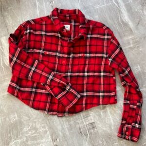 American Eagle Outfitters Red and Black Plaid Cropped Flannel Shirt